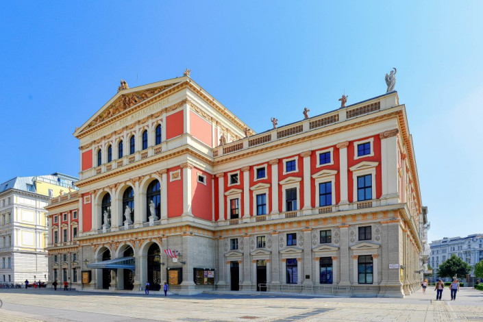 Am 6. Jänner 1870 wurde das erste Konzert im Musikvereinssaal in Wien veranstaltet, dessen hervorragende Akustik bald in der ganzen Welt bekannt war, Österreich