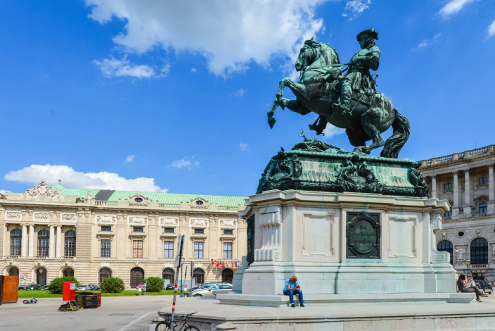 Das Reiterstandbild des berühmten Feldherrn und Türkenbezwingers Prinz Eugen am Heldenplatz in Wien, Österreich