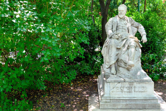 Denkmal im Wiener Stadtpark: Emil Jakob Schindler, österreichischer Landschaftsmaler des 19. Jahrhunderts, Österreich
