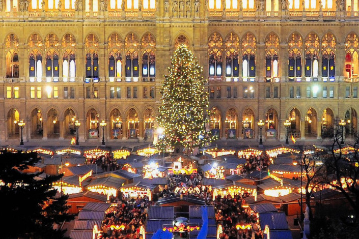 Der Weihnachtsmarkt auf dem Wiener Rathausplatz geht auf den „Dezembermarkt“ zurück, den Albrecht I. das erste Mal im Jahr 1296 veranstalten ließ, Österreich