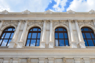 Die gesamte Fassade des Wiener Burgtheater ist sehenswert, Österreich