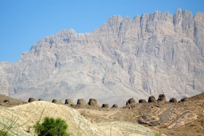 Die steinernen Bienenkorbgräber wurden ca. um 3500 v. Chr. errichtet und waren eine Bestattungsform der Hafitperiode, Oman