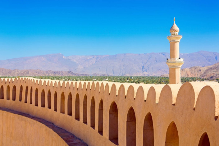 Auf der Mauer, die das Fort von Nizwa umgibt, patrouillierten einst 120 Wächter, Oman
