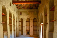 Die Räumlichkeiten der Festung Hisn Tamah in Bahla sind ebenso beeindruckend wie ihre äußere Architektur, Oman - © FRASHO / franks-travelbox