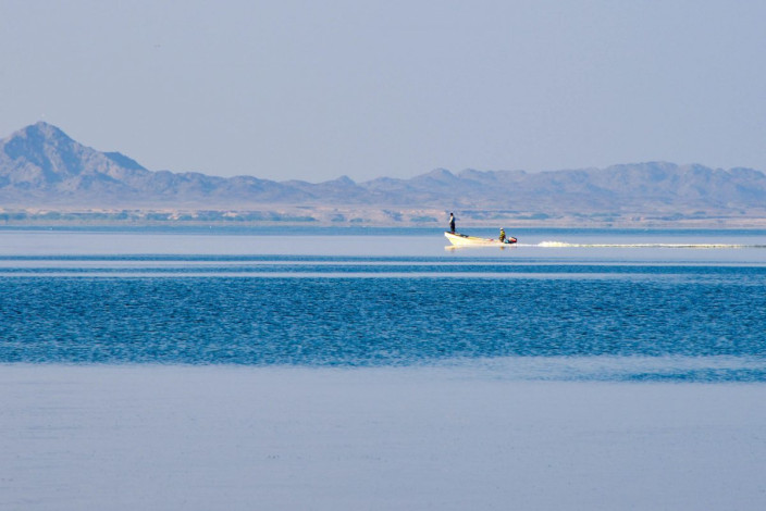 Fischer fahren von der Insel Masirah nach wie vor mit ihren kleinen Booten aufs Meer hinaus, Oman