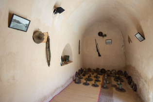 1991 wurde die Festung Al Mintarib vollständig restauriert und für Besucher zugänglich gemacht, Oman
