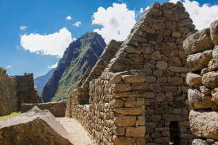 Bei diesem Anblick weiß man, warum Machu Picchu auch als „Stadt in den Wolken“ bezeichnet wird, Peru