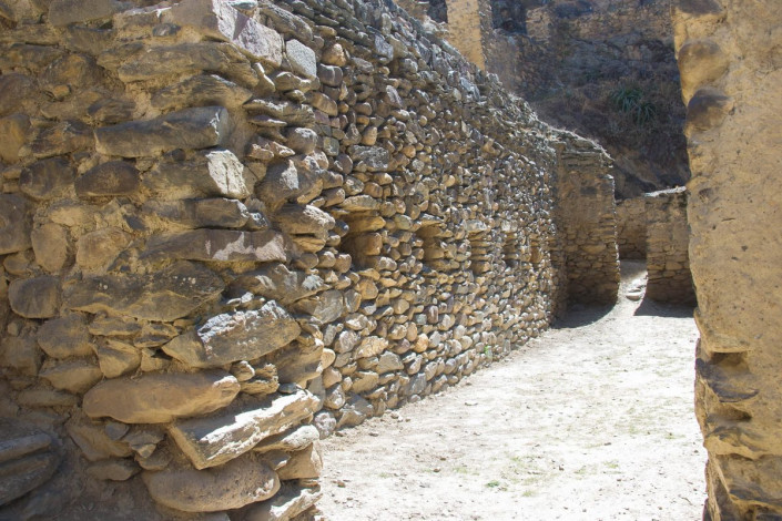 Die engen Gassen von Ollantaytambo lassen die längst vergangene Kultur der Inka aus dem 15. Jahrhundert wieder auferstehen, Peru