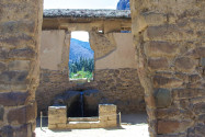 Typische Trapezfenster in Ollantaytambo, der letzten Station im Heiligen Tal der Inka, die noch mit dem Auto erreicht werden kann, Peru - © flog / franks-travelbox
