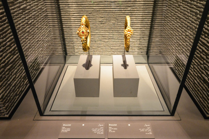 Zwei goldene Armreifen aus Syrien aus dem 11. bis 12. Jahrhundert, Museum of Islamic Art, Doha, Qatar