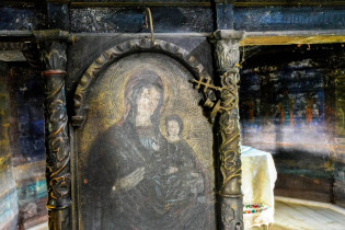 Marienbild in der Holzkirche von Botiza, Rumänien