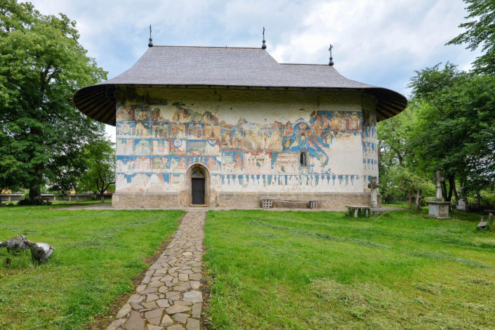 Das Kloster Arbore wird mit seinen lebendigen Fresken zu den schönsten Moldauklöstern Rumäniens gezählt
