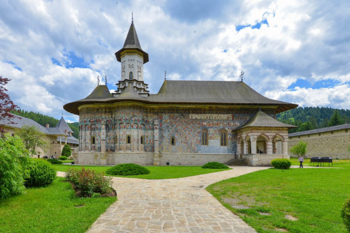 Auf dem Kloster von Sucevița prangen die am besten erhaltenen Außenfresken der berühmten Moldau-Klöster in der Bukowina, Rumänien
