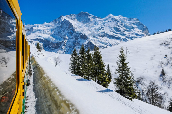 Für viele Touristen ist eine Fahrt mit der Jungfraubahn zum "Top of Europe" am Jungfernjoch ein Fixpunkt der Schweiz-Reise
