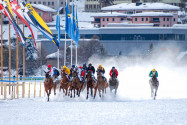 Im Februar werden auf dem zugefrorenen St. Moritzersee die legendären White-Turf-Pferderennen ausgetragen und sind ein Treffpunkt der High-Society aus aller Welt, Schweiz - © Tom-Hanisch / Fotolia