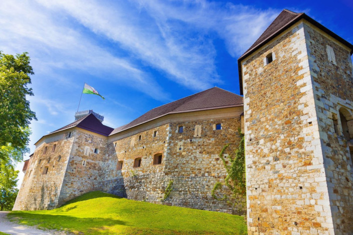 Die heutige Burg von Ljubljana stammt aus dem 17. Jahrhundert und diente bereits als Fürstensitz, Festung und Gefängnis, Slowenien