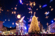 Weihnachtsstimmung am Prešeren-Platz in der Altstadt von Ljubljana, einem der bekanntesten Plätze der Hauptstadt von Slowenien - © TTL media / Shutterstock