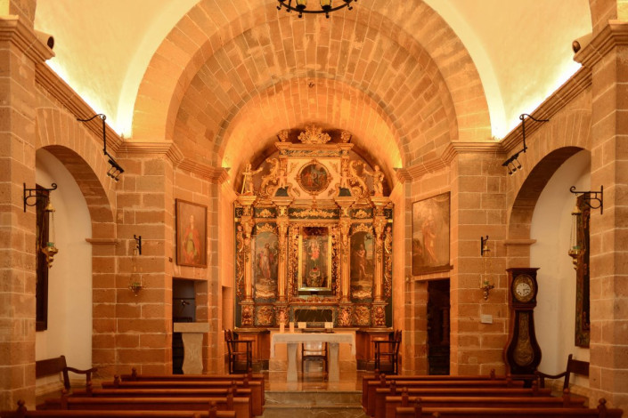 Altarraum der Ermita de Victòria in der Nähe von Alcúdia im Nordosten Mallorcas, Spanien