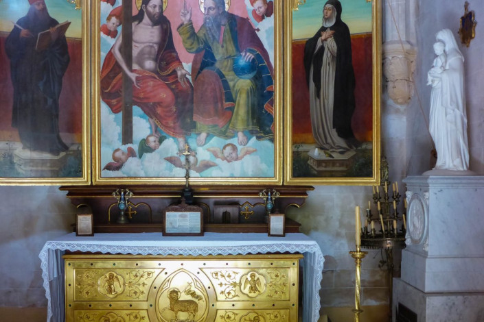 Altarraum der zum Monestir de Miramar gehörigen Kapelle auf Mallorca, Spanien