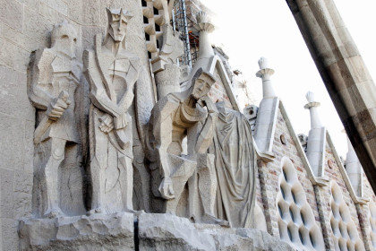 Detail der kunstvollen Fassade der Sagrada Familia in Barcelona, Spanien