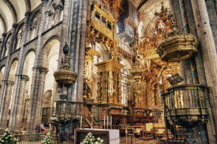 Durch die verschiedenen kulturellen Strömungen wurde die Kathedrale Santiago de Compostela mit einer Vielzahl von Schätzen bereichert, Spanien