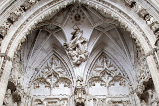 Detail des Puerta de los Leones (Löwentors) an der Kathedrale von Toledo, Spanien