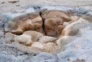 Eine der tausenden bizarren Formation im Yellowstone Nationalpark, USA - © James Camel / franks-travelbox