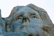 Von allen Präsidenten, die am Mount Rushmore, USA, verewigt wurden, ist Thomas Jefferson wohl der Unbekannteste - © James Camel / franks-travelbox.com