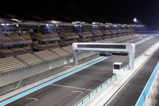 Der Yas Marina Circuit in Abu Dhabi, VAE, hält den Rekord der längsten Geraden aller Grand Prix-Strecken