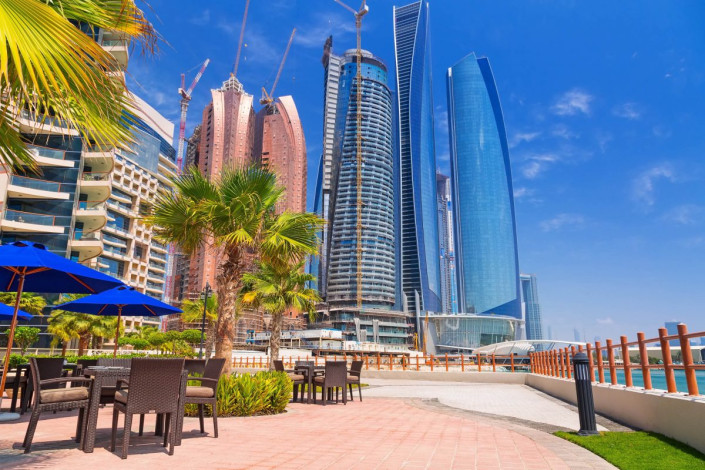 Die fünf Türme der Etihad Towers in Abu Dhabi, VAE, sind zwischen 217 und 305 Metern hoch