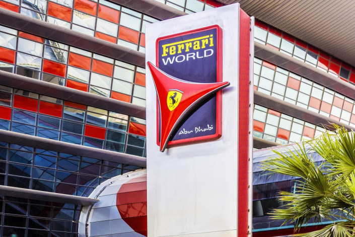 Egal ob Ferrari Fan oder nicht, ein Besuch in der Ferrari World darf bei keiner Abu Dhabi-Reise fehlen, VAE
