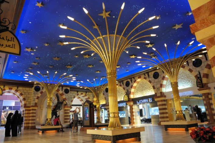 Einer der eindrucksvollsten Märkte von Dubai ist mit Sicherheit der Gold-Souq im Stadtteil Deira am Dubai Creek, VAE