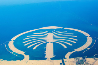 Jumeirah ist mit einer Fläche von 6 Quadratkilometern die kleinste der Palmeninseln in Dubai, VAE