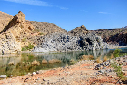 Das Wadi Dhayqah kann im Zuge einer ca. 6stündigen Wanderung erkundet werde, Oman
