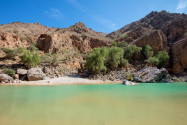 Das Wadi Suwayh im Oman bietet eine wunderbare Welt aus Pools, Wasserfällen, Gärten, steilen Wänden und Felsformationen - © FRASHO / franks-travelbox