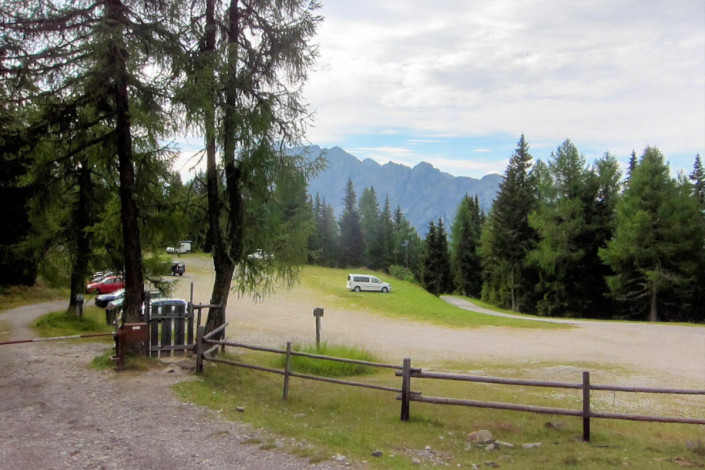 Am Ende der Hochsteinstraße steht für Wanderungen auf den Hochstein ein eigener Parkplatz zur Verfügung, Österreich