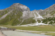 Der Pitztaler Gletscher ist der höchstgelegene Gletscher Tirols und fließt direkt in den Rifflsee, Österreich - © FRASHO / franks-travelbox