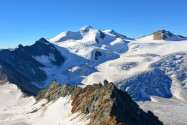 Am Pitztaler Gletscher in Tirol, Österreich, dauert die Wintersportsaison von September bis Mai - © FRASHO / franks-travelbox