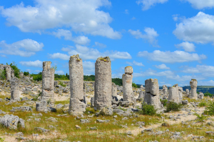 Bis ins 19. Jahrhunderte vermutete man die Pobiti Kamani im östlichen Bulgarien als Überreste eines griechischen Tempels