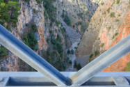 Einige Passagen auf der Wanderung durch die Aradena-Schlucht auf Kreta, Griechenland,  erfordern einiges an Konzentration und sehr gute Trittsicherheit - © FRASHO / franks-travelbox