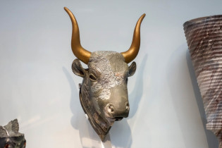 Das Stierkopf-Rhyton im Archäologischen Museum auf Kreta, Griechenland, beweist einmal mehr die Bedeutung des Stiers in der minoischen Kultur