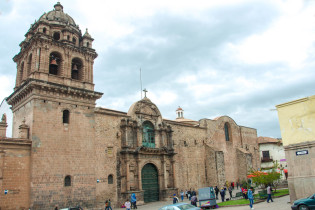 Die imposante Basilika La Merced ist die eine der ältesten und die drittwichtigste Kirche in Cusco, Peru