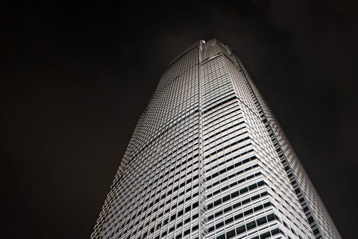 Der IFC2-Tower ist das höchste Gebäude von Hongkong und Teil des gewaltigen International Finance Center Komplexes