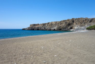 Der von Tamarisken gesäumte Strand von Tripiti besteht wie die meisten Strände von Kreta aus kleinen Kieselsteinen, Griechenland - © FRASHO / franks-travelbox