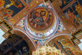 In der Kuppel der Agias Minas Kathedrale in Heraklion auf Kreta, Griechenland, prangt Jesus Christus als Weltenherrscher