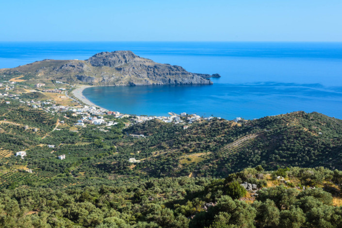 Agia Galini an der Südküste von Kreta, Griechenland, zeichnet sich als geruhsamer Ferienort mit Wander-Möglichkeiten und wunderbaren Stränden aus
