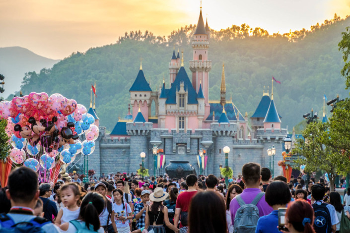 Das Disneyland in Hongkong erfreut sich bei Touristen großer Beliebtheit und zählt mehr als acht Millionen Besucher jährlich