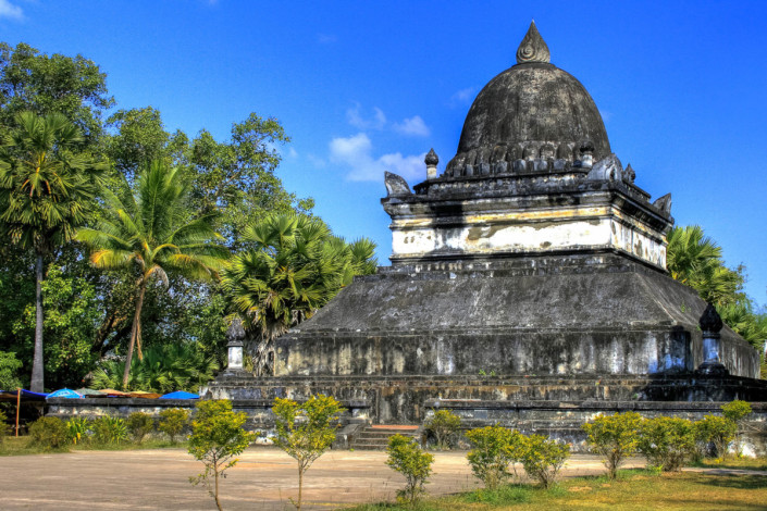 Die That Makmo, die so genannte Wassermelonen-Stupa in Luang Prabang, wurde im Jahr 1504 von Königin Phantin Xieng gestiftet, Laos