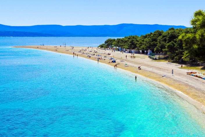 Der charakteristische Strand Zlatni Rat im Süden von Brac gilt als eine der größten Naturschönheiten von Kroatien