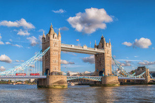 Die Tower Bridge wurde 1894 eröffnet und ist die wohl bekannteste Brücke Londons und eine der schönsten der Welt